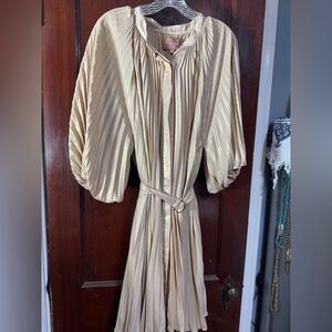 JessaKae Plus Size Pleated Midi Rory Dress
- Champagne Gold, Size 2X- WITH BELT